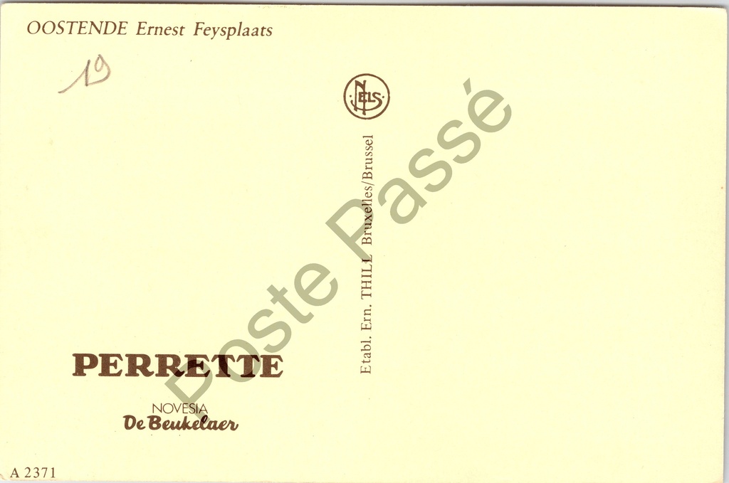 Oostende - "Ernest Feysplaats" - Panoramisch zicht op het Ernest Feysplein – achterzijde van de originele postkaart