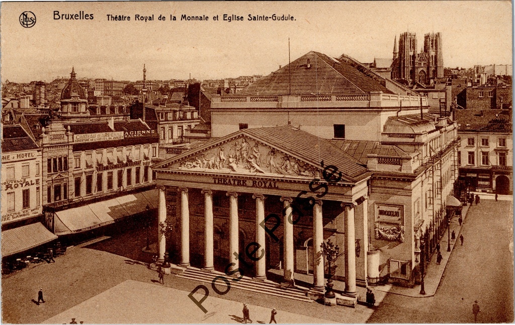 Bruxelles - "Théâtre Royal de la Monnaie et Eglise Sainte-Gudule" - Théâtre Royal de la Monnaie avec la cathédrale Sainte-Gudule en arrière-plan