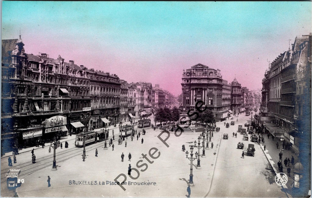 [Brussel0362] Bruxelles - "La Place de Brouckère" - Petite place avec des tramways et des bâtiments historiques