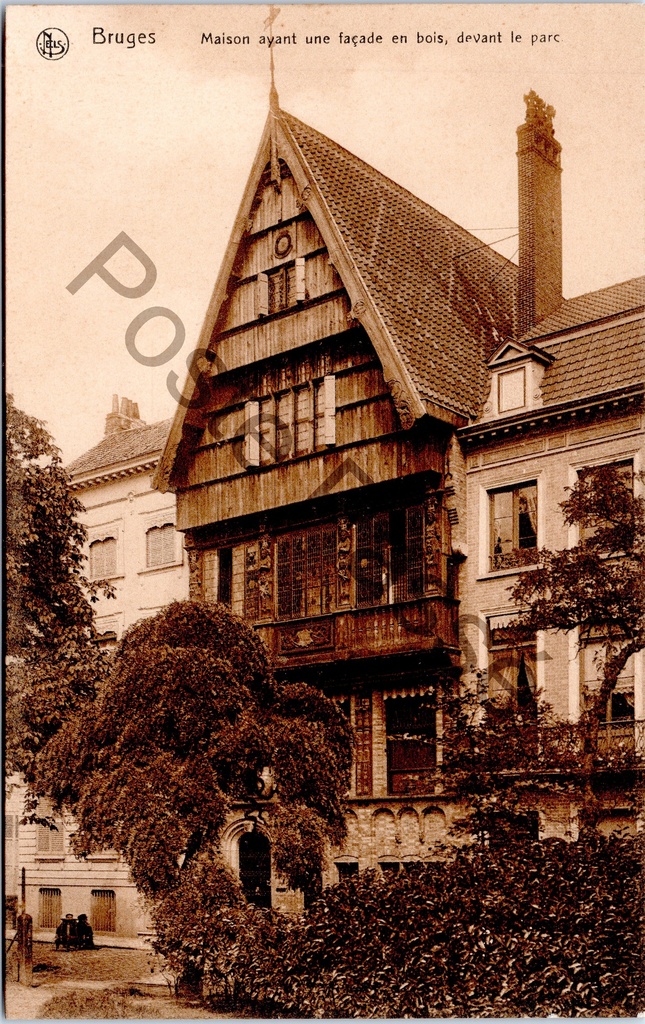 [Brugge0028] Bruges - "Maison ayant une façade en bois, devant le parc" - Maison ayant une façade en bois, devant le parc
