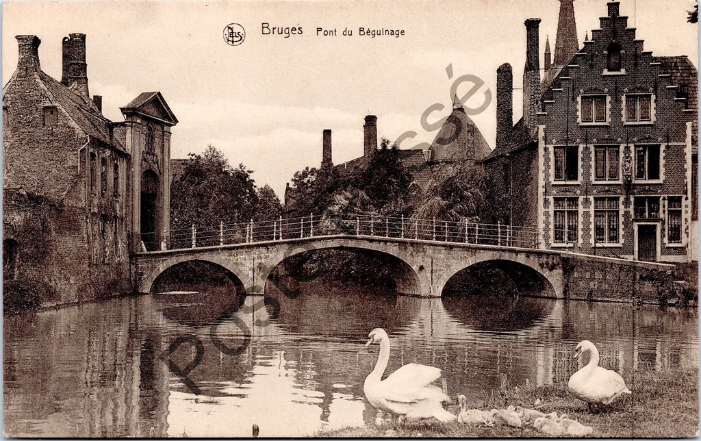[Brugge0062] Bruges - "Bruges Pont du Béguinage" - Bridge at the Beguinage with swans on the canal