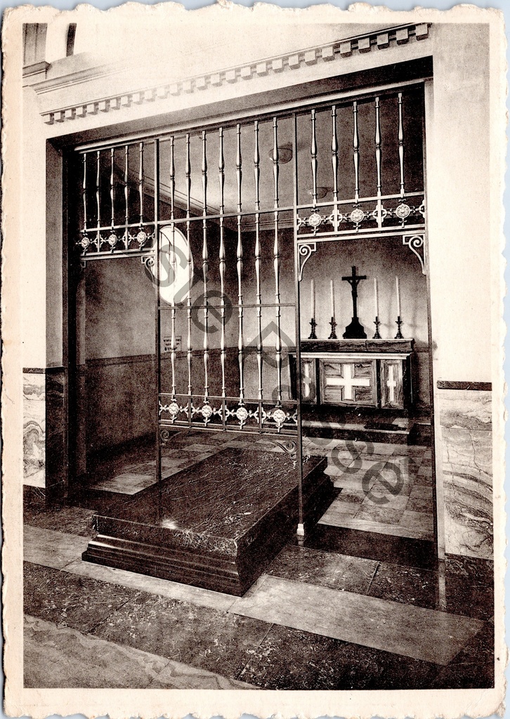 Drongen - "St-JOZEF KAPEL". - Tombe de D.G. Adolf Petit S.J. dans la chapelle St-Joseph