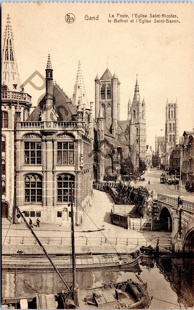 [Gent0372] Gand - "La Poste, l'Eglise Saint-Nicolas, le Beffrol et l'Eglise Saint-Bavon" - La Poste, l'Eglise Saint-Nicolas, le Beffroi et la Cathédrale Saint-Bavon