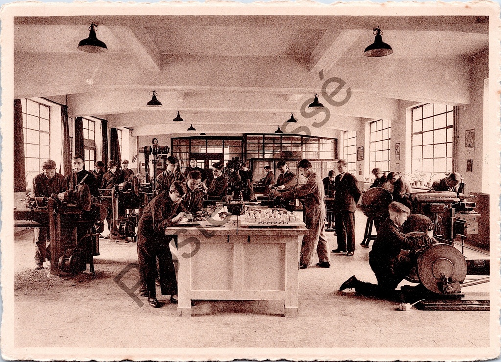 Oostakker - "Vakschool : Paswerkerij" - Vakschool paswerkerij van de Broeders van O.-L.-V. van Lourdes