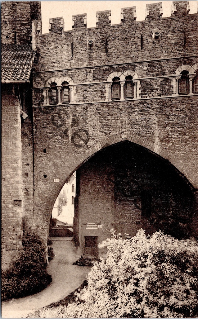 [Gent0510] Gand - "Château des Comtes de Flandre : L'Arc en Tiers-point de la Galerie ouverte (1180)" - 's-Gravensteen : l'arc en tiers-point de la galerie ouverte