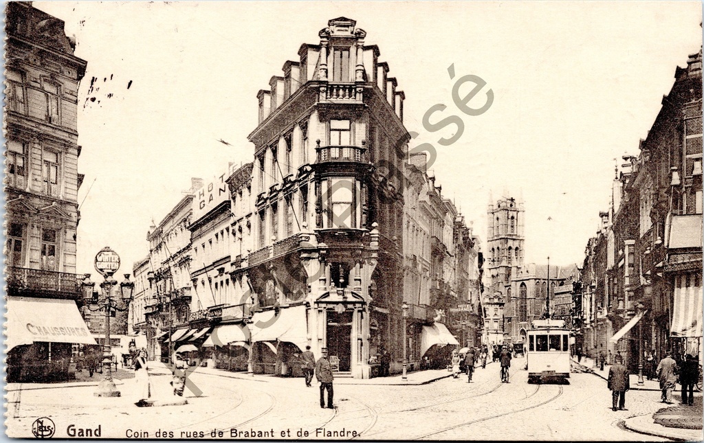 [Gent0528] Gand - "Coin des rues de Brabant et de Flandre" - Angle de la Brabantstraat et de la Vlaanderenstraat avec le tram.