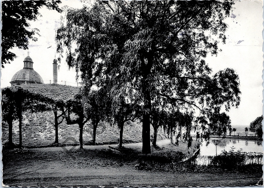 [Geraardsbergen0320] Geraardsbergen - "Kapel van O.-L.-Vrouw van de Oudenberg / Chapelle de N.-D. de la Vieille Montagne" - Kapel OLV Oudenberg met vijver