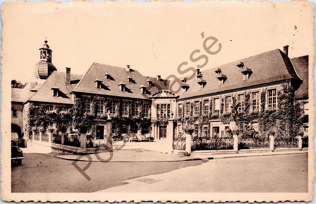Dinant - "Hôtel de Ville et Monument aux morts" - Town Hall and War Memorial