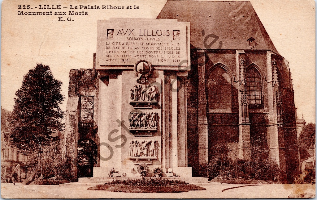 Lille - "Le Palais Rihour et le Monument aux Morts" - War Memorial at the Palais Rihour