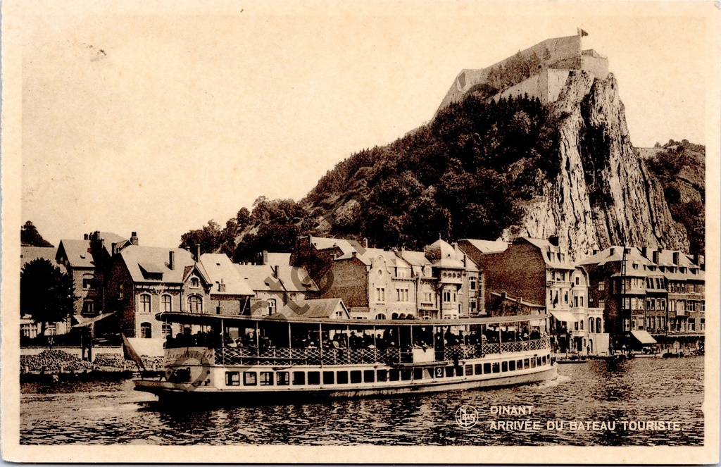 [Dinant0204] Dinant - "Arrivée du Bateau Touriste" - Aankomst van de toeristenboot op de Maas