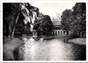 Sint-Niklaas - "Stadspark . Kasteel Walburg (achterkant)" - Achterzijde van Kasteel Walburg gezien over de vijver in het stadspark