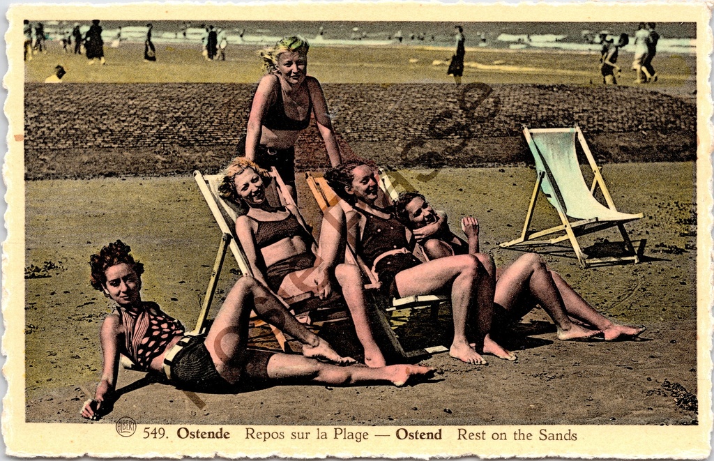 Oostende - "Repos sur la Plage" - Vrouwen rustend op het strand