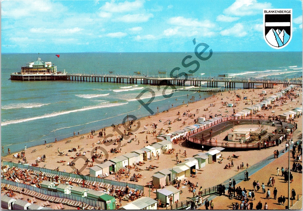 [Blankenberge0504.jpg] Blankenberge - "Velodroom nabij de Pier" - Velodroom en pier aan het strand