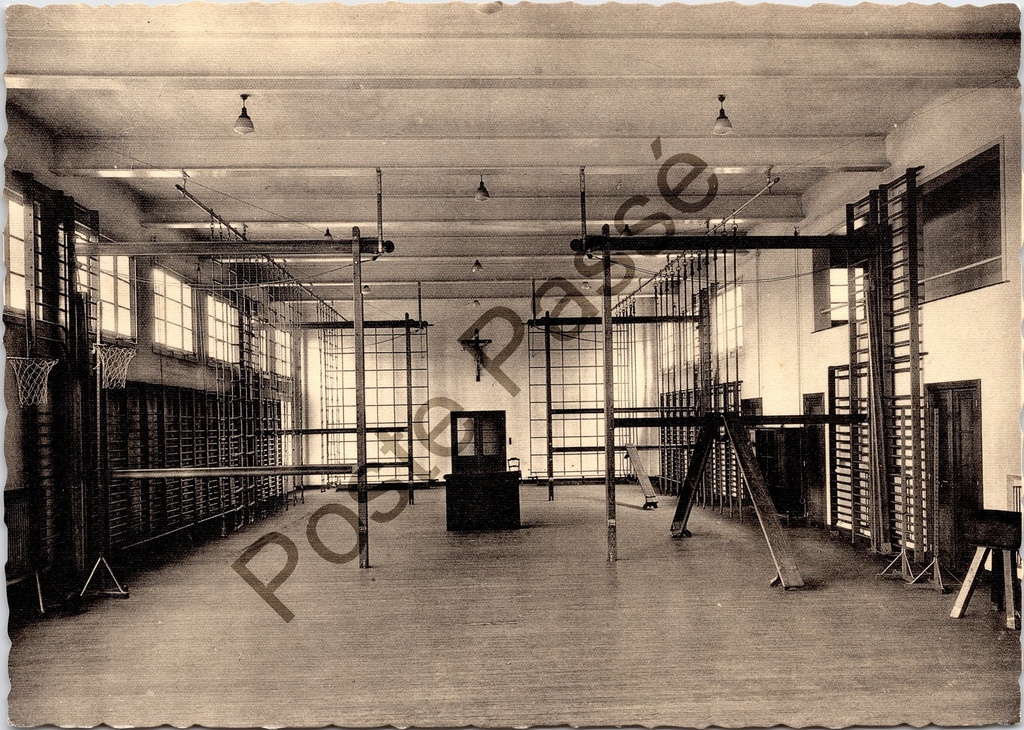 [Aalst0240.jpg] Aalst - "Turnzaal" - Turnzaal van het Instituut Sint-Vincentius à Paulo in Gijzegem
