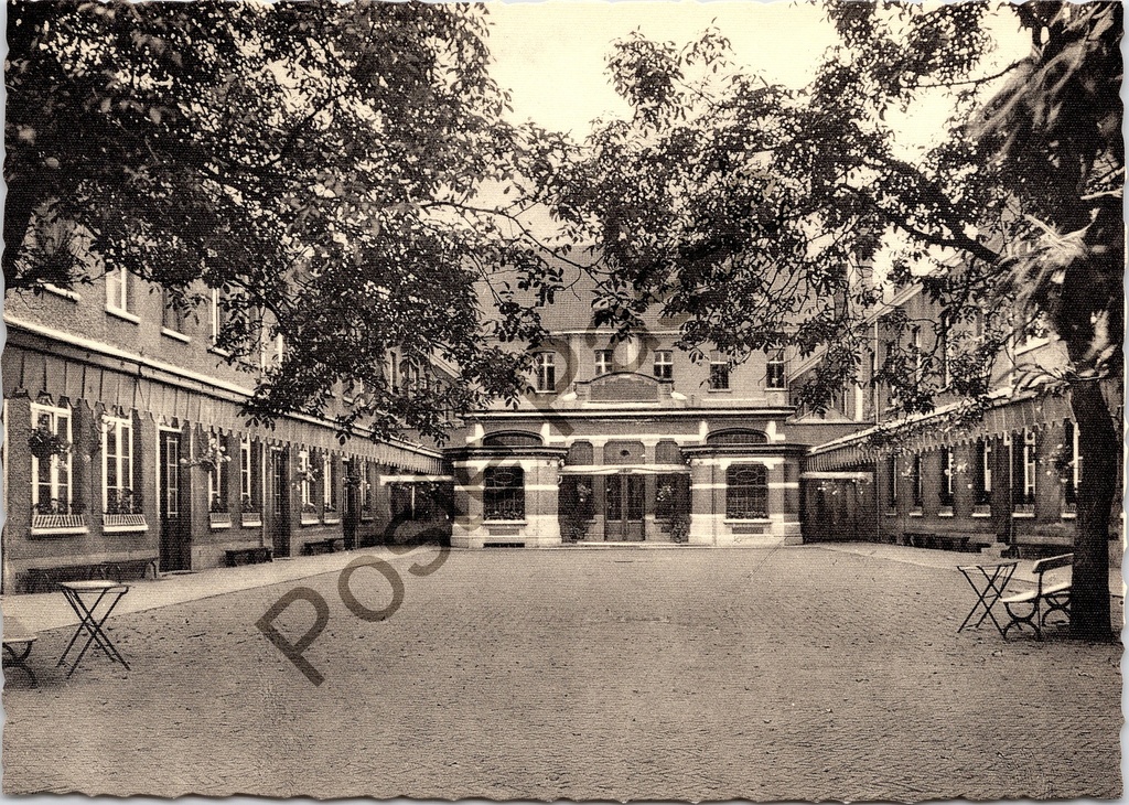 [Aalst0364.jpg] Aalst - "Instituut St-Vincentius à Paulo" - Speelplaats van het Sint-Vincentiusinstituut in Gijzegem