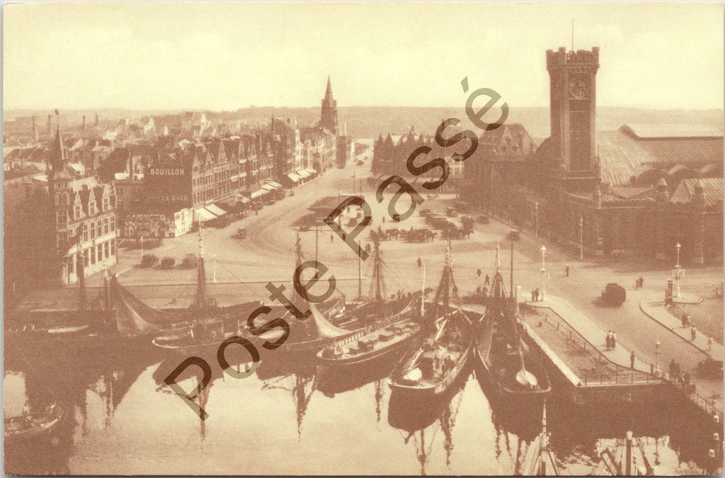 Oostende - "Ernest Feysplaats" - Panoramisch zicht op het Ernest Feysplein met haven en zeilschepen