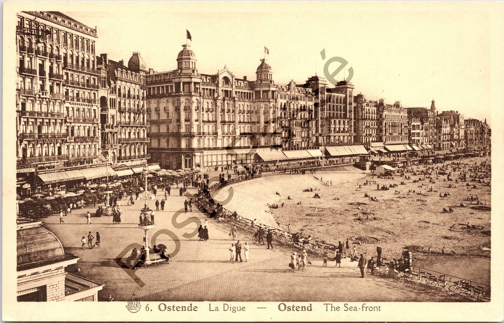 [Oostende0444.jpg] Oostende - "La Digue" - Zeedijk met zeefront en strand