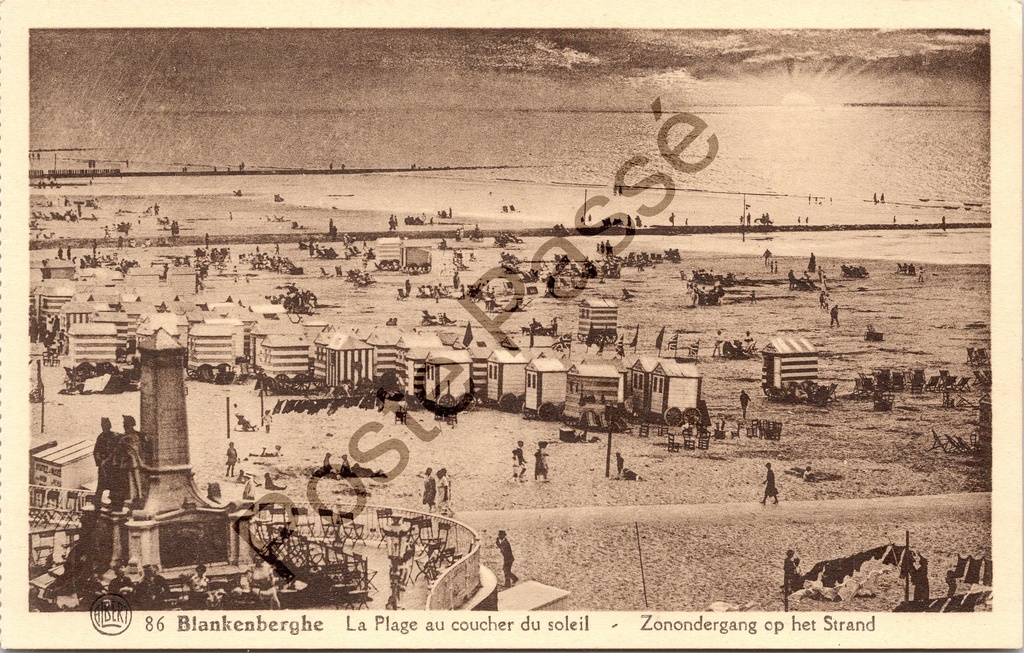 [Blankenberge0536.jpg] Blankenberge - "La Plage au coucher du soleil" - Strand bij zonsondergang
