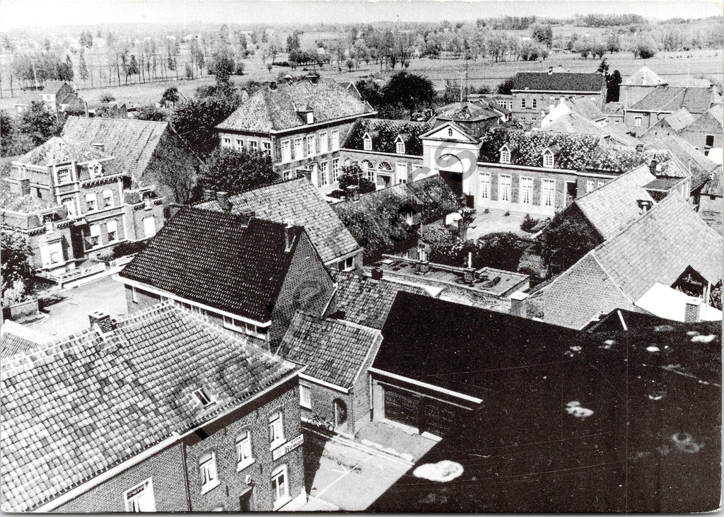 [Lierde0372.jpg] Lierde - "Algemeen zicht" - Luchtperspectief op het dorpscentrum van Sint-Martens-Lierde