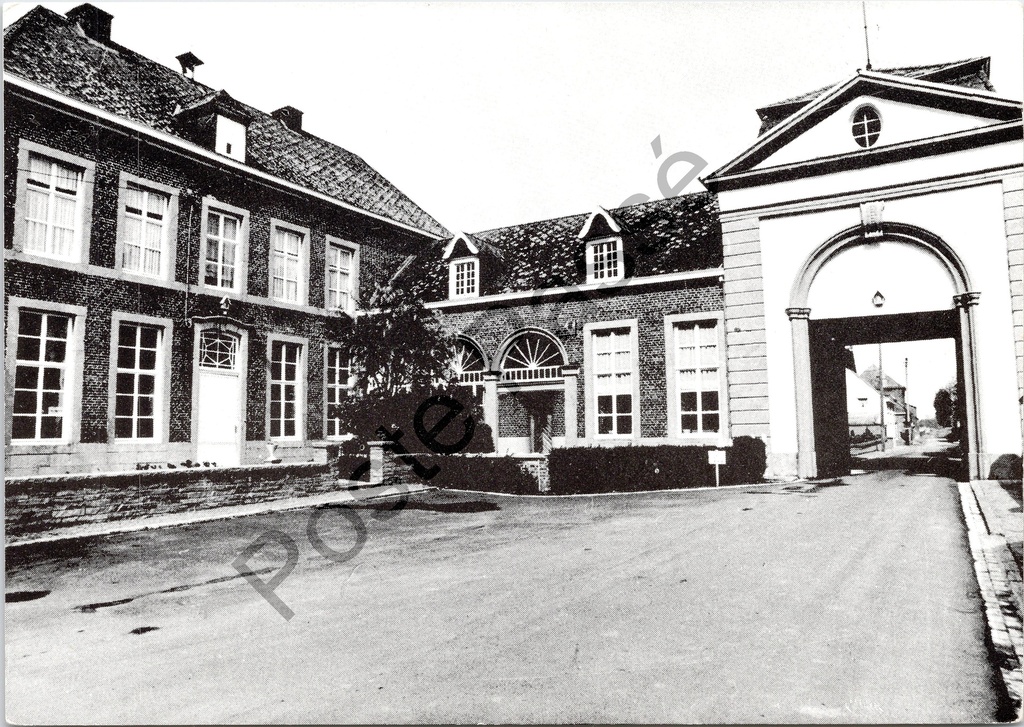 Lierde - "Het Brouwershuis (nu Pastorij), het gastenkwartier en de ingangspoort" - Brouwershuis met gastenkwartier en poort ca. 1760