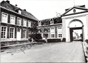 Lierde - "Het Brouwershuis (nu Pastorij), het gastenkwartier en de ingangspoort" - Brouwershuis met gastenkwartier en poort ca. 1760
