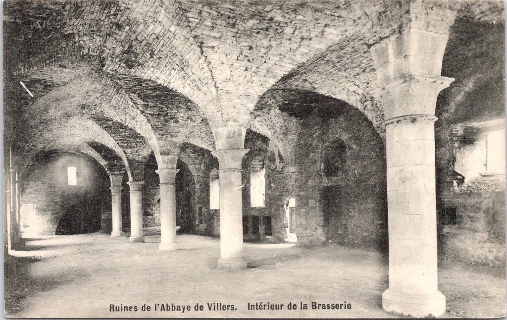 [villers-la-ville0811] Villers-la-Ville - « Ruines de l'Abbaye de Villers. Intérieur de la brasserie » - Intérieur de la brasserie dans les ruines de l'abbaye