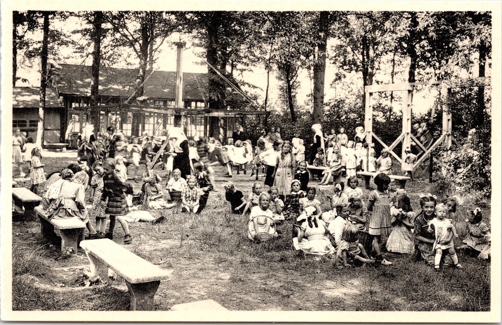 [Ravels0859] Ravels – “Our Lady of the Kempen” – Playground in the park of the open-air school for frail girls