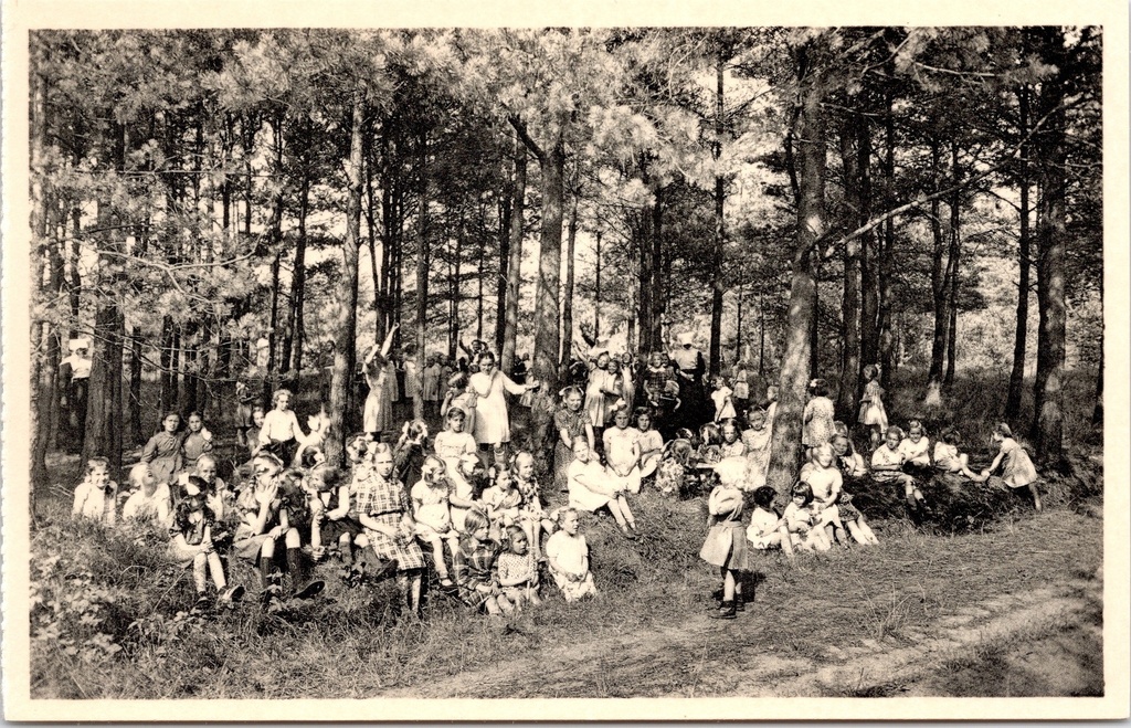 [Ravels0883] Ravels - « Notre-Dame de la Campine » - École en plein air pour jeunes filles fragiles, repos dans la forêt