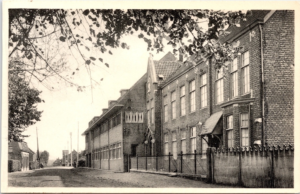 [Ravels0893] Ravels - « Notre-Dame de la Campine » - École en plein air pour filles fragiles, recto