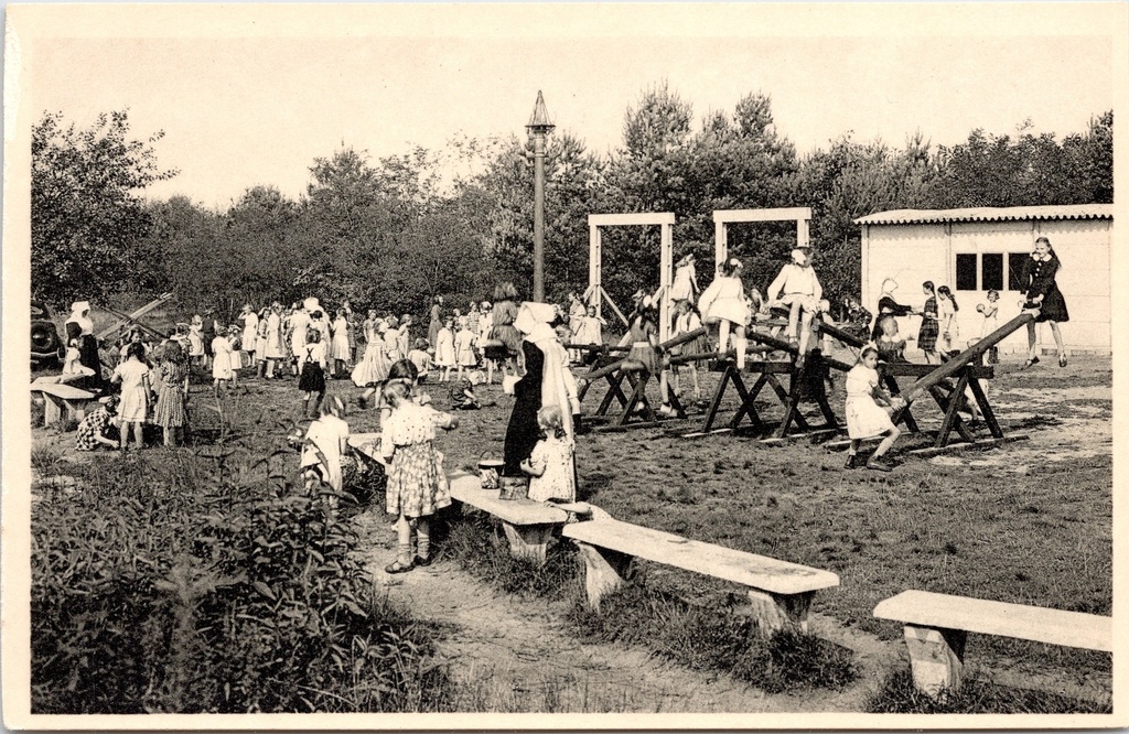 [Ravels0911] Ravels - « Notre-Dame de la Campine » - École en plein air pour filles fragiles, aire de jeux