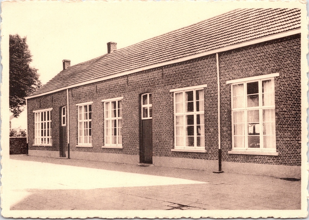Meerhout - "Zusters der Christelijke Scholen School" - Schoolgebouw van de Zusters der Christelijke Scholen in Gestel