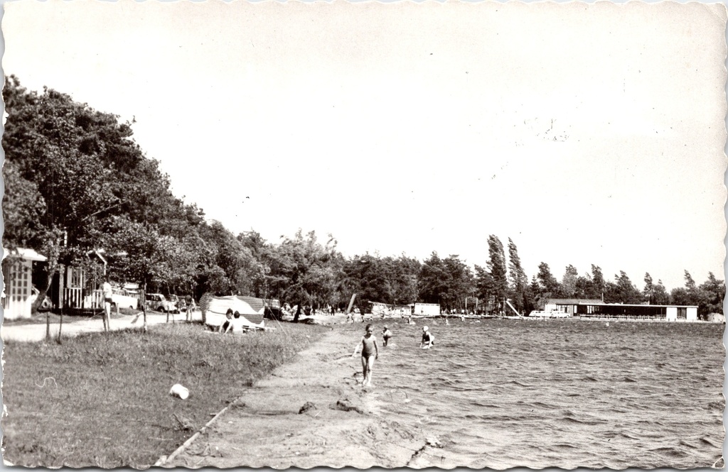 [Dessel0957] Dessel - "CAMPINASTRAND DESSEL" - Zwemstrand met meer, bomen en badgasten