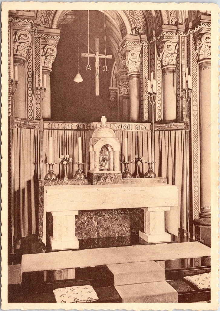 [Leuven0991] Louvain - « Autel de saint Jean Berchmans » - Autel avec le Cœur du Saint dans l'église des Jésuites