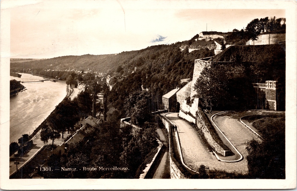 Namur - "Route Merveilleuse" - Schilderachtige weg langs de citadel met zicht op de Maas