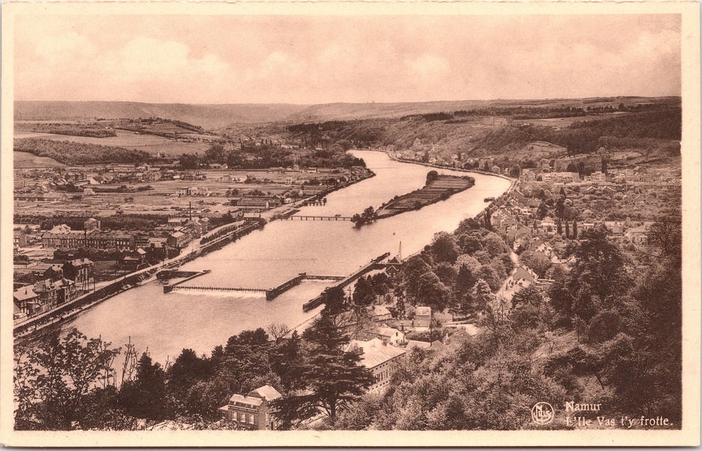 Namur - "L'Ile Vas t'y frotte" - Panoramisch zicht op de Maas met het eiland Vas-t'y-Frotte