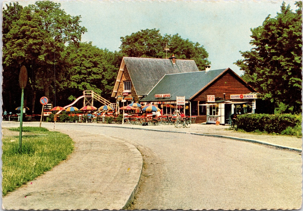 Namur - "Citadelle. Stade des Jeux. Le Café-Friture Chalet Ardennais" - Citadel speelterrein met café-frituur Chalet Ardennais