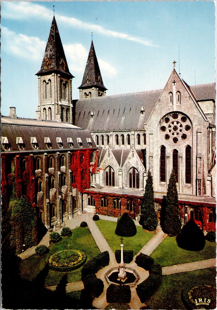 [Anhée1211] Anhée - « ABBAYE DE MAREDSOUS » - Abbaye de Maredsous, préau