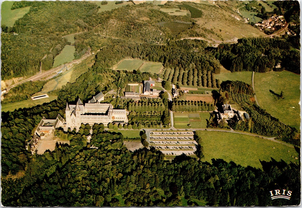 [Anhée1229] Anhée - « Abbaye de Maredsous » - Vue aérienne de l'abbaye de Maredsous