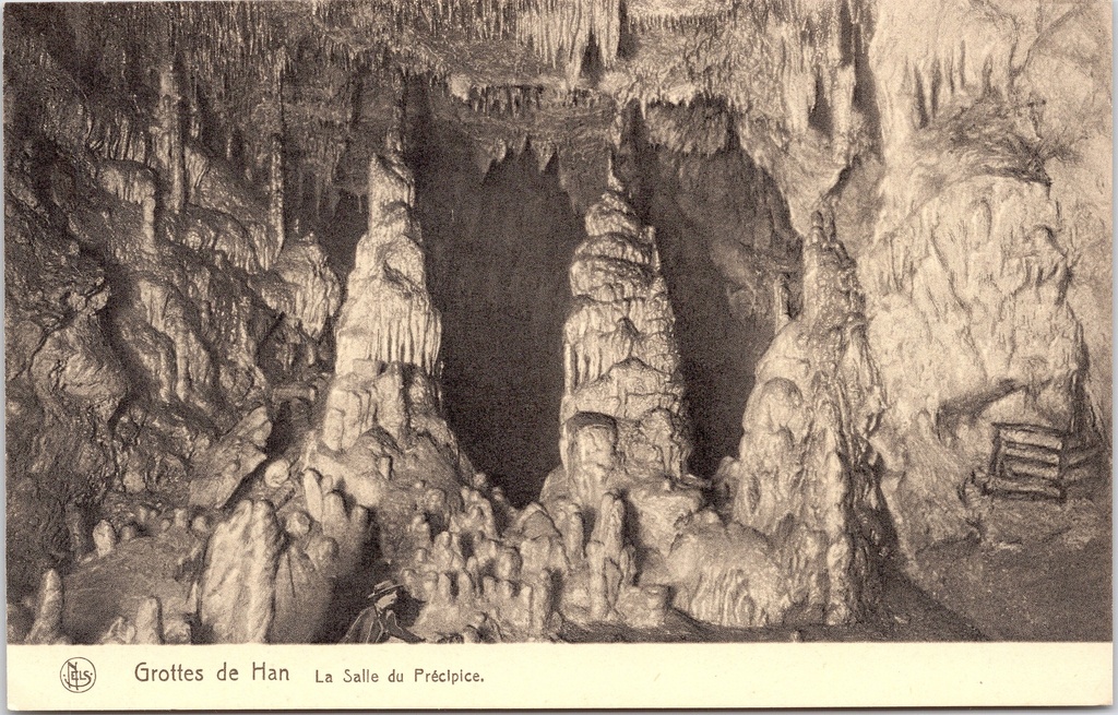 [Han-sur-lesse1283] Rochefort – ‘La Salle du Précipice’ – Han Caves, chamber with stalactites and stalagmites