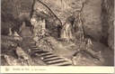 Rochefort - "La Salle Vigneron" - Grottenzaal met speleothemen en trappen in de Grotten van Han