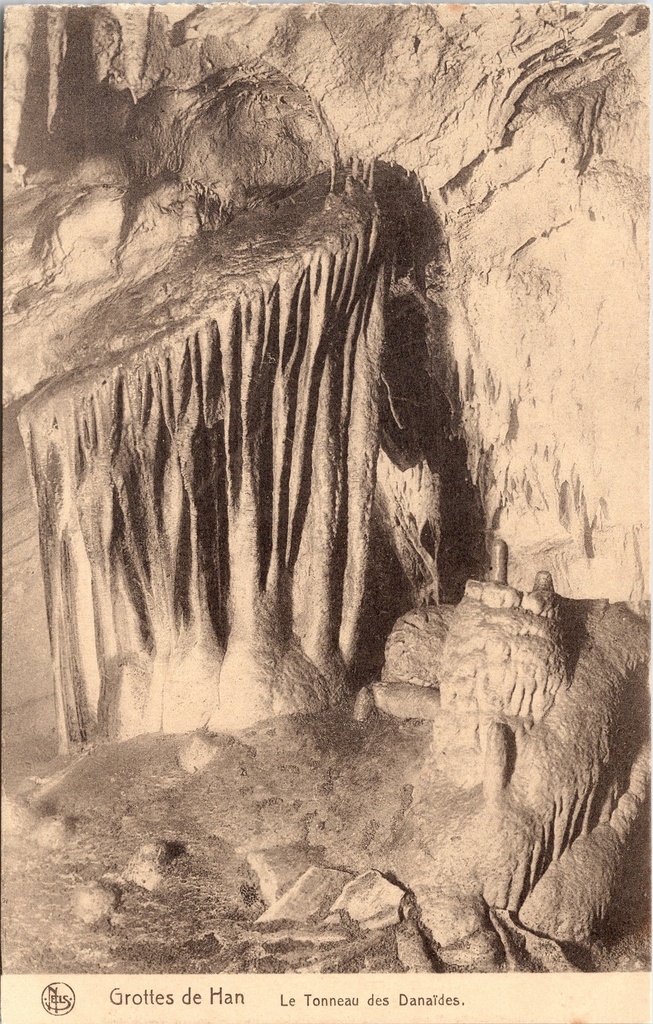 [Rochefort1459] Rochefort – “Le Tonneau des Danaïdes” – Speleological formations in the Caves of Han
