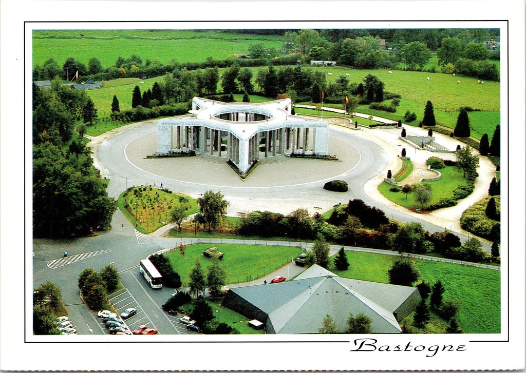 [Bastogne1475] Bastogne - "Le Mardasson" - Luchtfoto van het Mardasson-monument