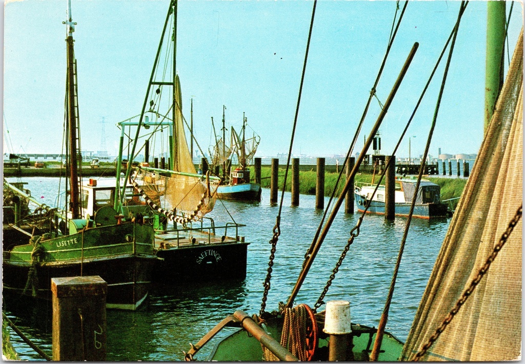 Beveren - "DOEL Jachthaven" - Vissershaven met vissersboten in Doel
