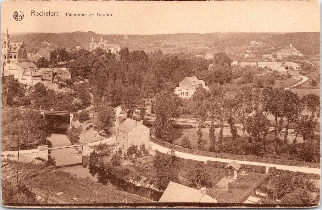 Rochefort - "Panorama de Dewoin" - Panoramisch zicht op Dewoin met rivier en stadsgezicht
