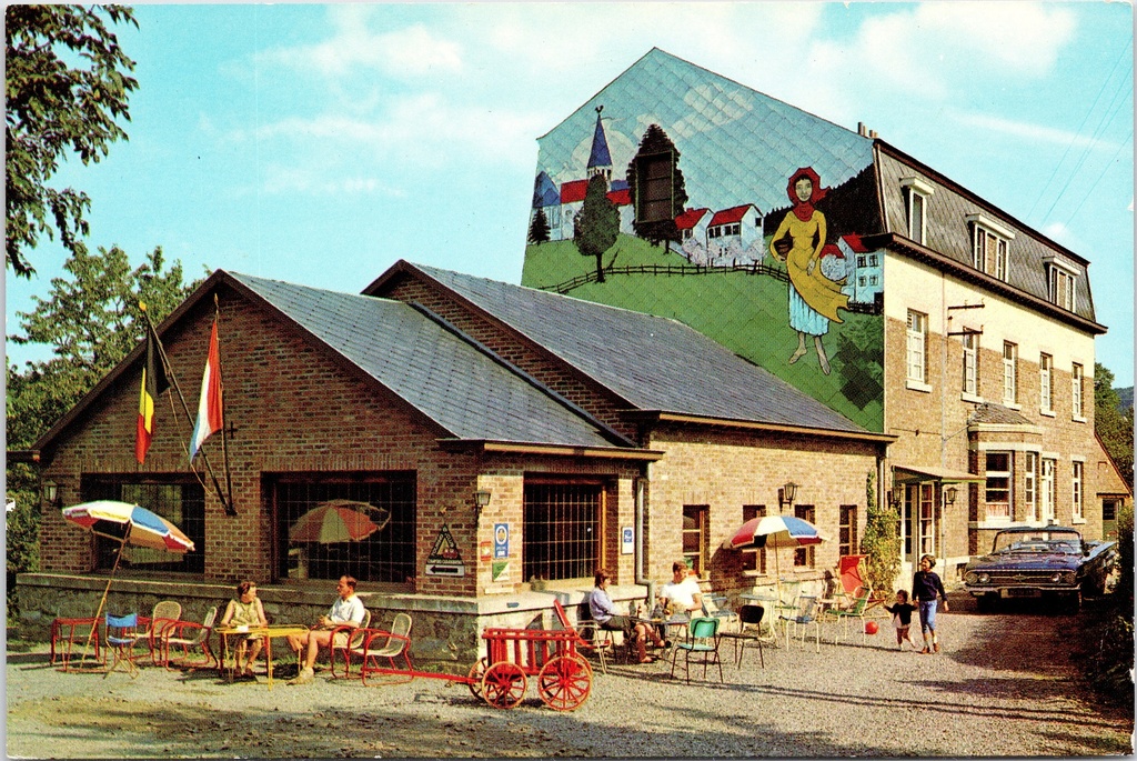 Ferrières - "Grand Bru" - Hotel-Restaurant Grand Bru in Villers-Ste-Gertrude met kleurrijke gevelmuurschildering