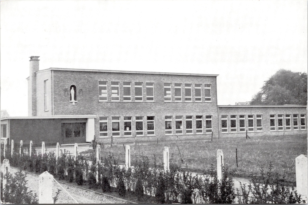 Gent - "SANCTA MARIA" - Jongensschool Kouterstraat, Gentbrugge – voorzicht