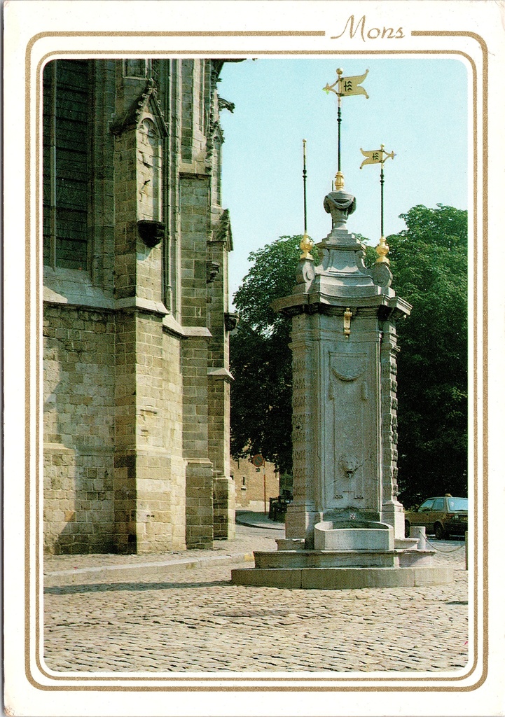 [F1899] Mons - "Mons" - Gotische kerk of belfort met barokke lantaarn en processieattributen