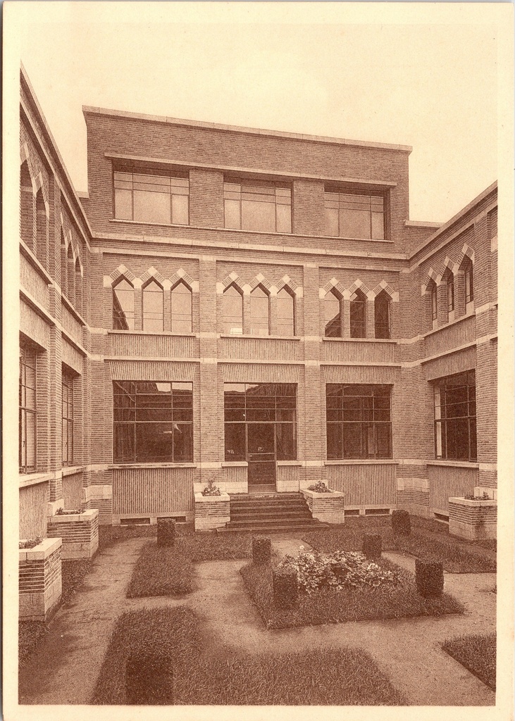 Turnhout - "St. Jozef-College te Turnhout - Binnentuintje" - Binnenplaats van het Sint-Jozefscollege