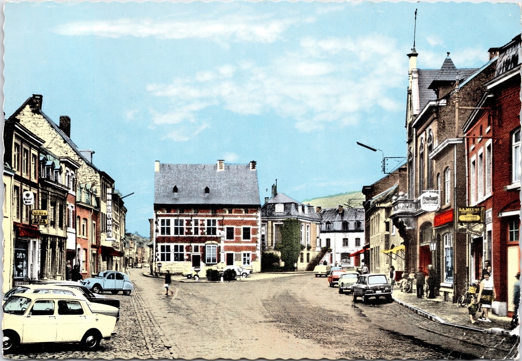 Theux - "Place du Perron" - Plein met historisch stadhuis