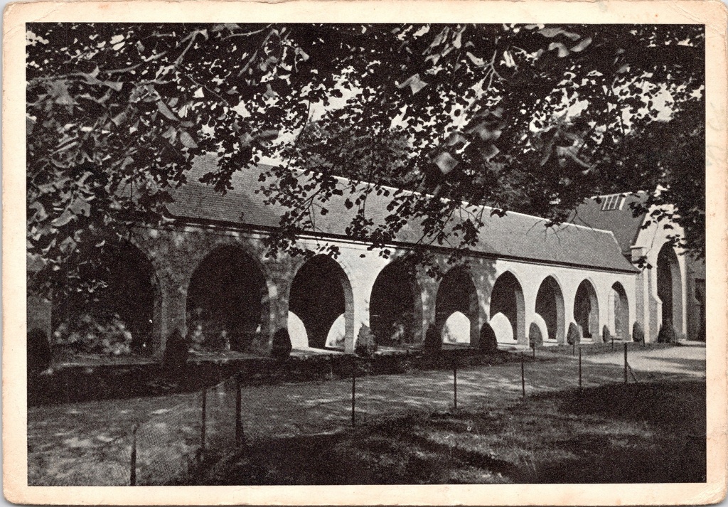 [F1961] Anhée - "Cloître extérieur" - Buitenkloostergang van de Abdij van Maredsous